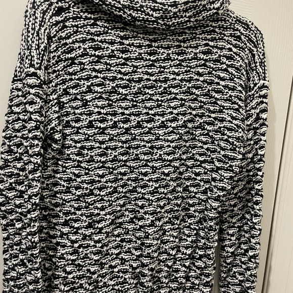 Calvin Klein Sweater. M Preloved - Picture 10 of 11